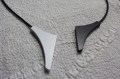 Collier courtesy schwarzweiß 2